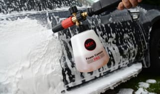 Best snow foams - snow foam being applied